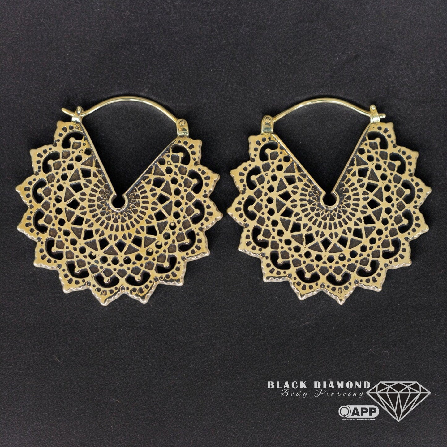 Majesty Black Earrings
